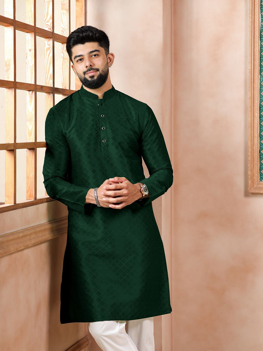 Koshin Geometric Embroidered Mandarin Collar Long Sleeves Thread Work Straight Kurta