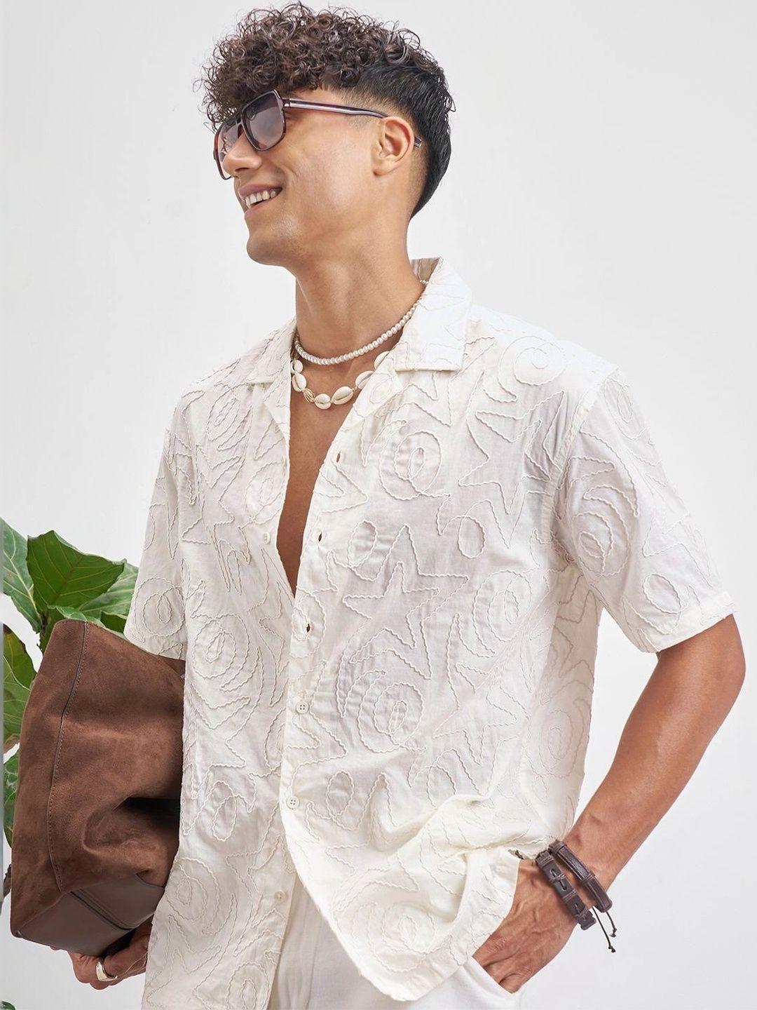 Highlander Men Cream Colourblock Semi Cutaway Collar Self Fold Collar Shirt