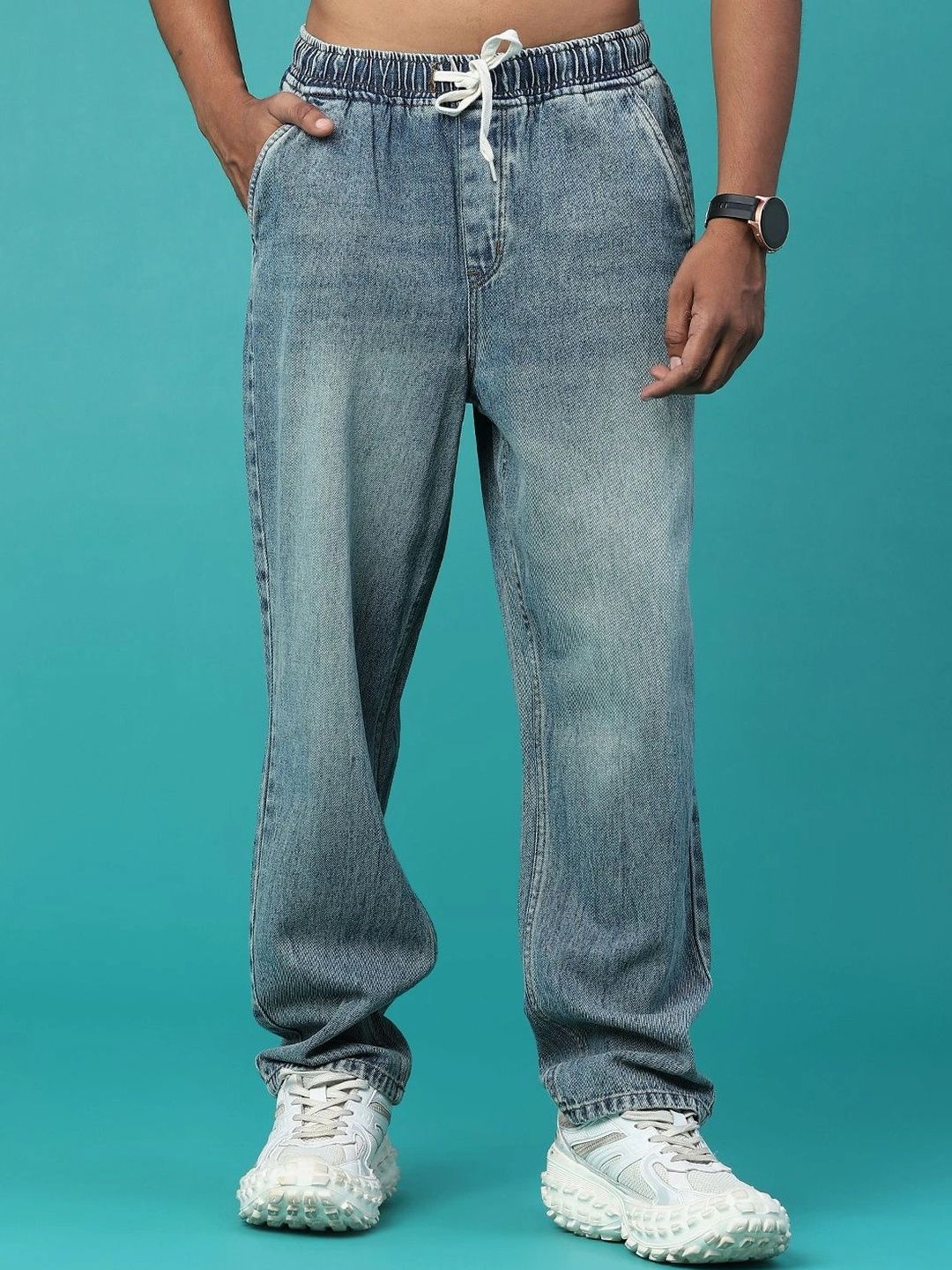 LIMEROAD Men Regular Fit Mid-Rise Low Distress Stretchable Jeans