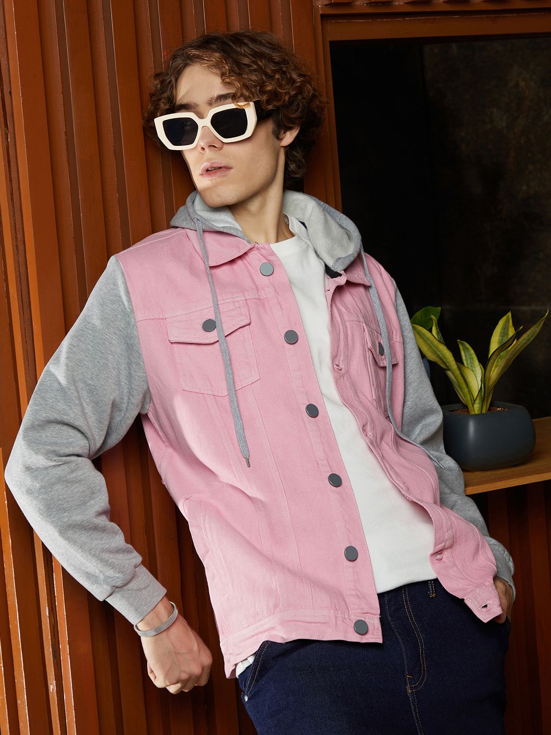 CAHOOT Men Colourblocked Lightweight Denim Jacket with Embroidered