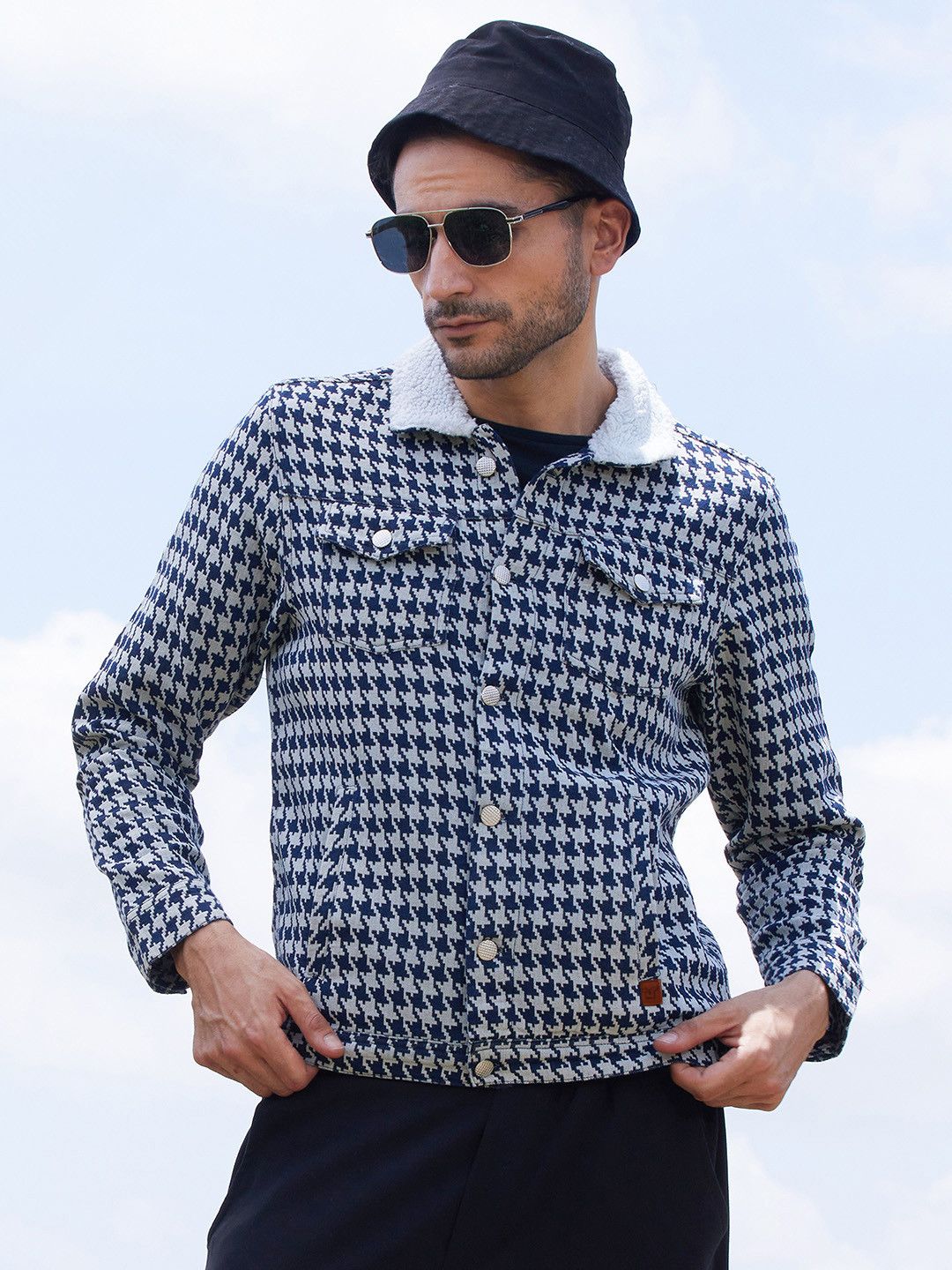CAHOOT Men Printed Spread Collar Lightweight Jacket