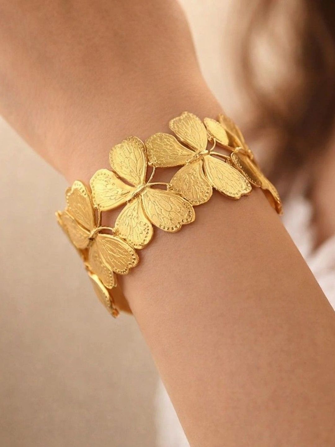 SUSHEE Women Gold-Plated Cuff Bracelet