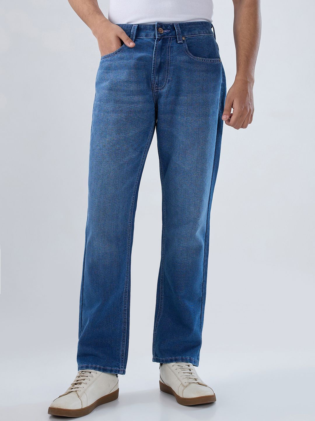Spykar Men Chico Mid Rise Comfort Fit Light blue Jeans