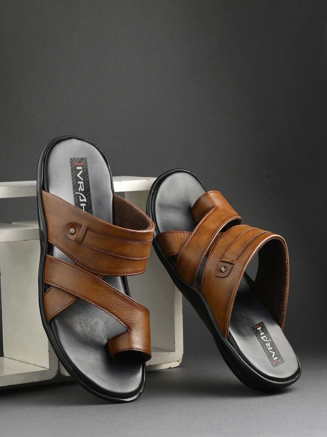 IVRAH Men Textured Lightweight Slip Resistance Comfort Sandals