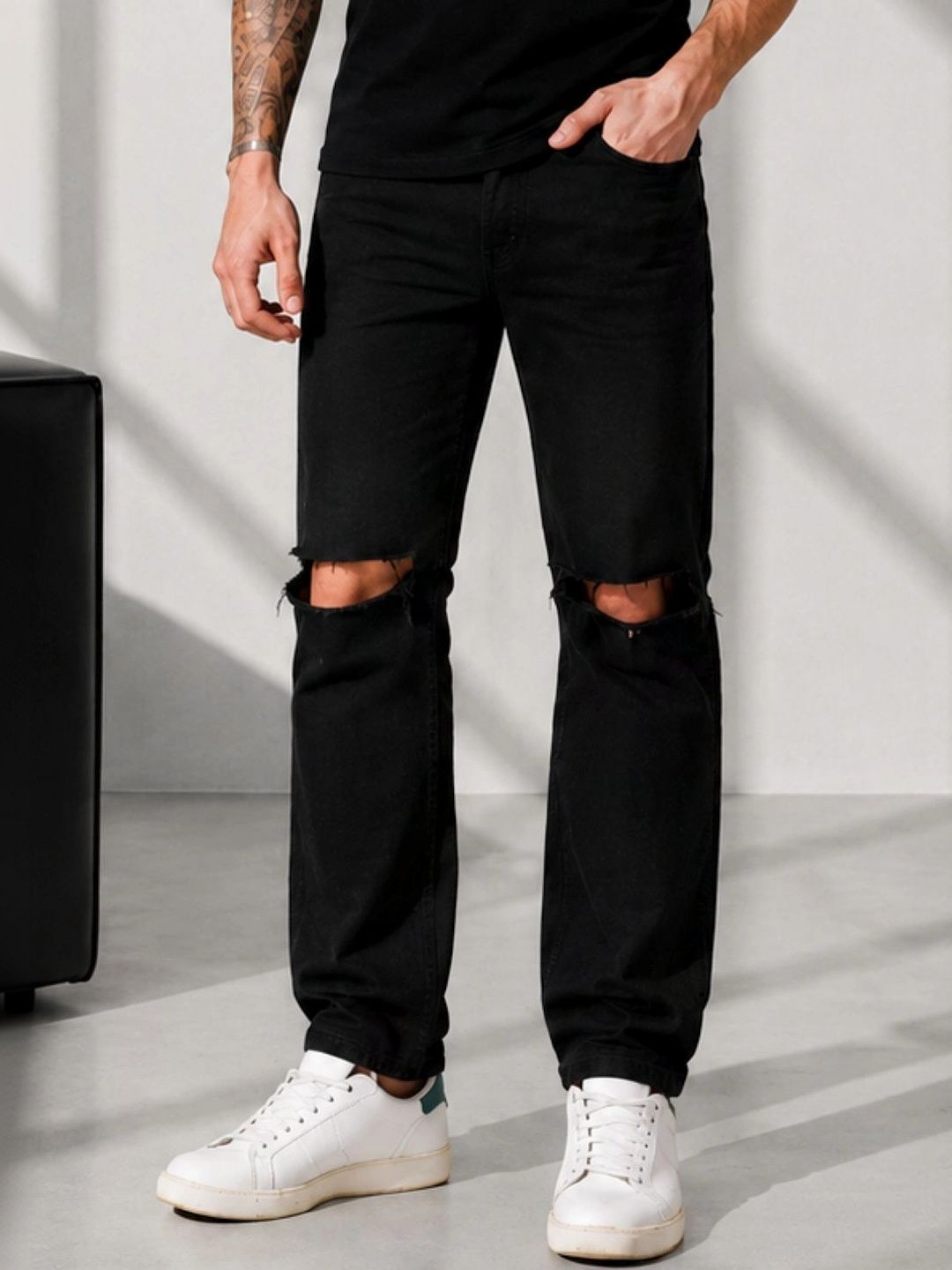 White leapard Men Classic Regular Fit Mid-Rise Highly Distressed Stretchable Jeans