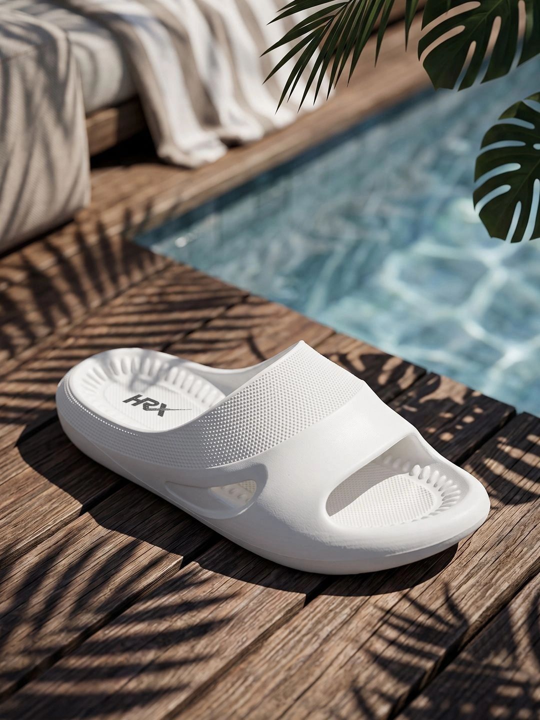 HRX by Hrithik Roshan Men solid Rubber Sliders
