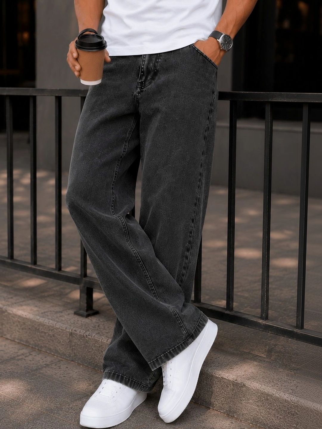 DENIM LIFE Men Classic Straight Fit Mid-Rise Stretchable Jeans