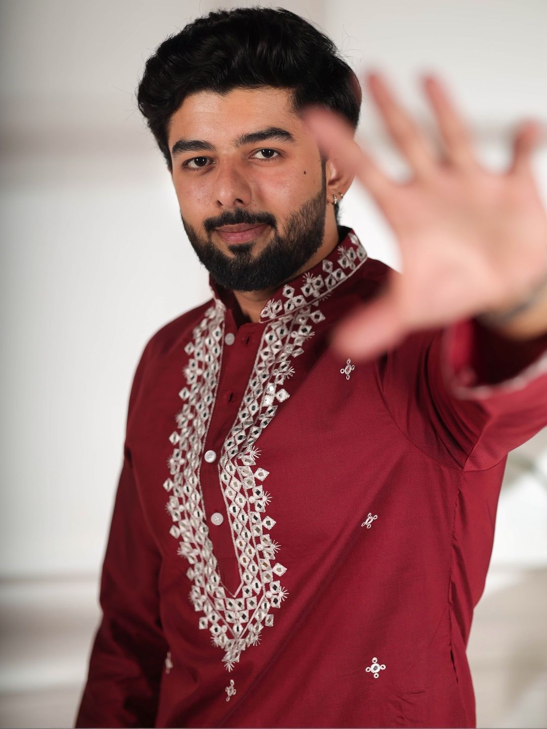 Koshin Men Ethnic Motifs Embroidered Mandarin Collar Cotton Straight Kurtas