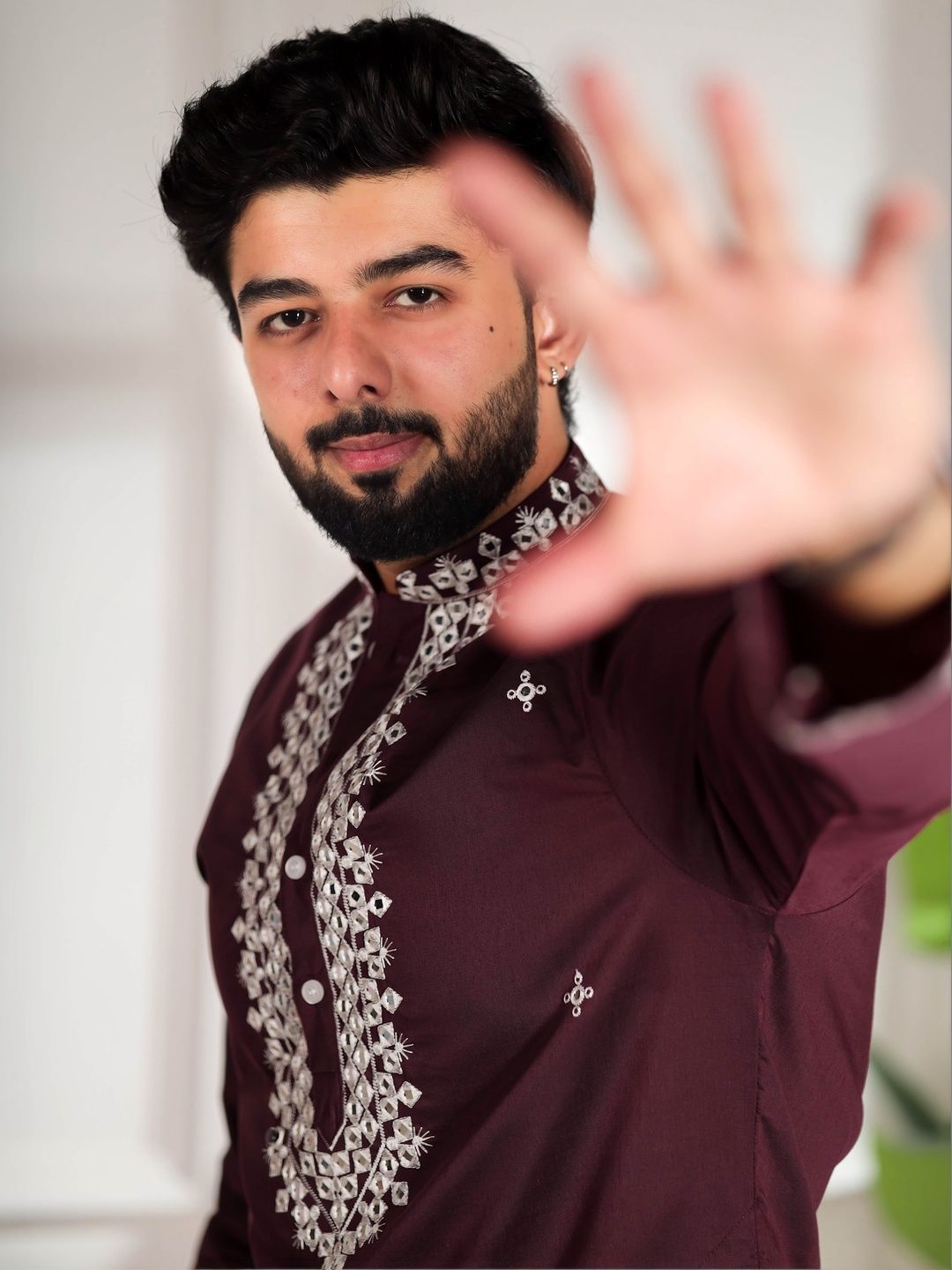 Koshin Men Ethnic Motifs Embroidered Mandarin Collar Cotton Straight Kurtas