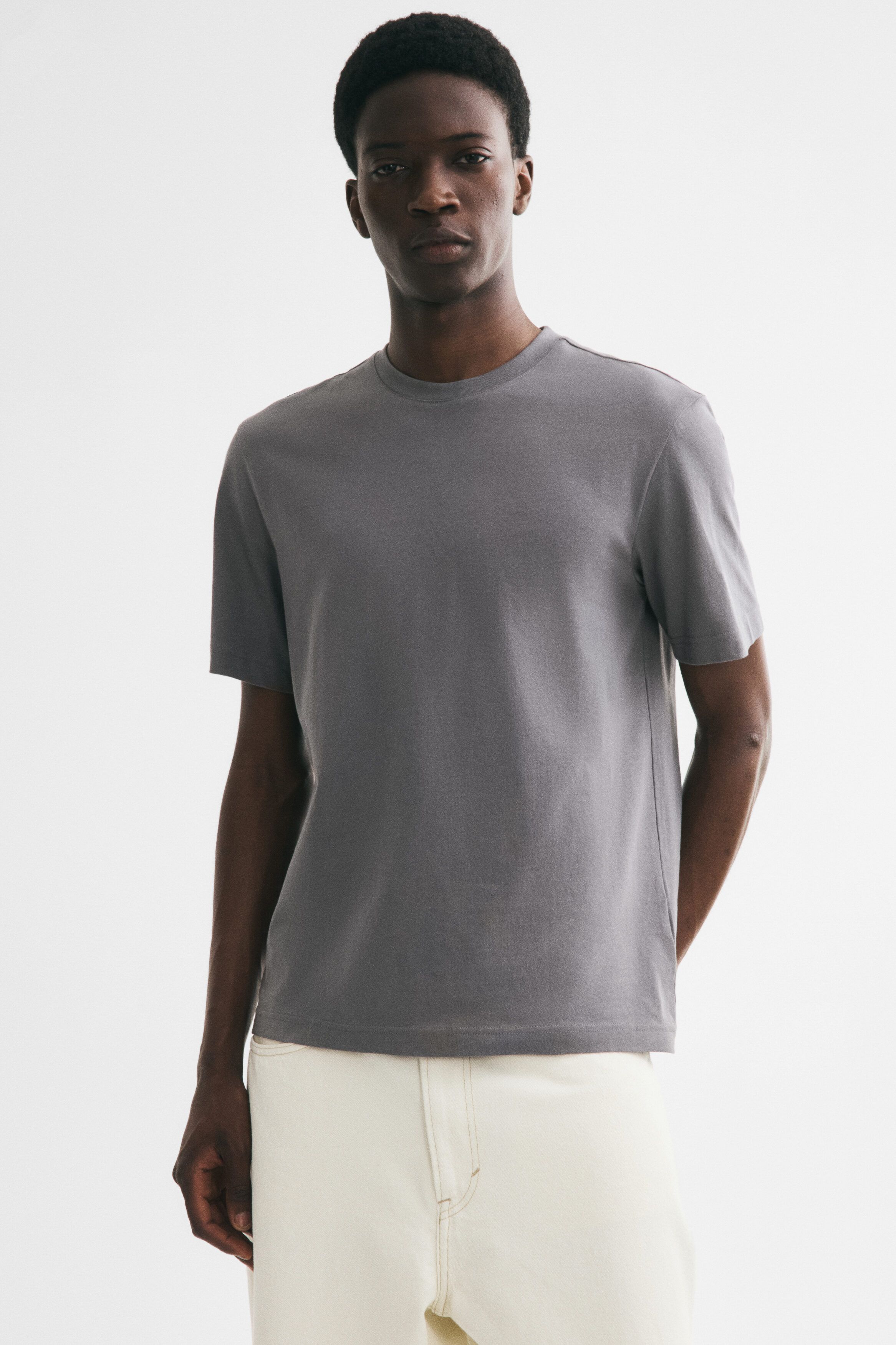 H&M Regular Fit Round-Neck T-Shirt