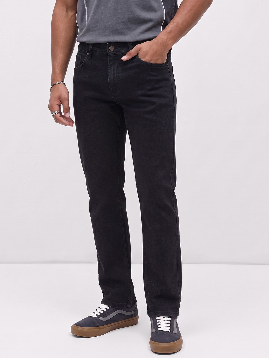 The Roadster Life Co. Men Slim Fit Light Fade Stretchable Jeans