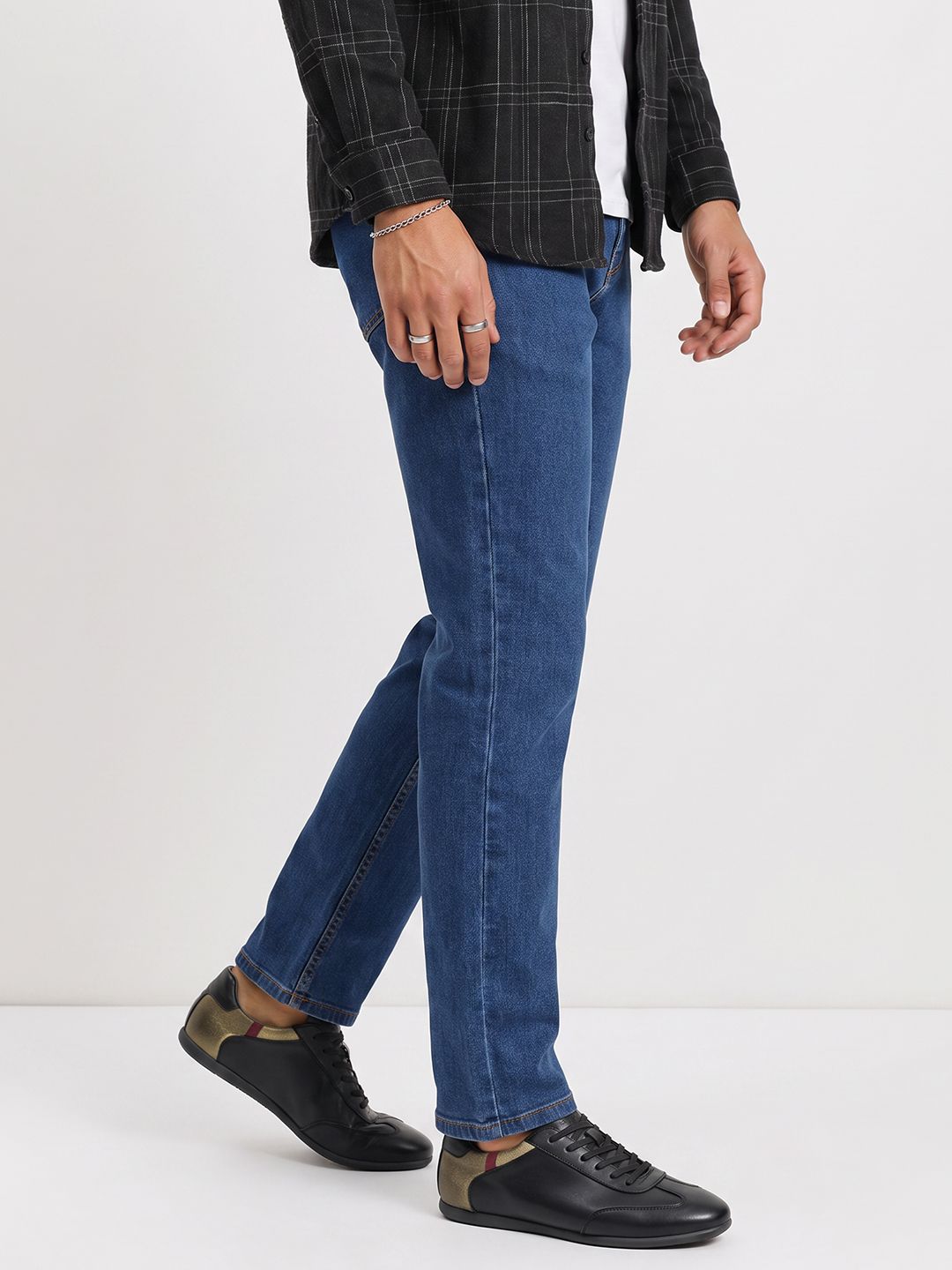 The Roadster Life Co. Men Slim Fit Jeans