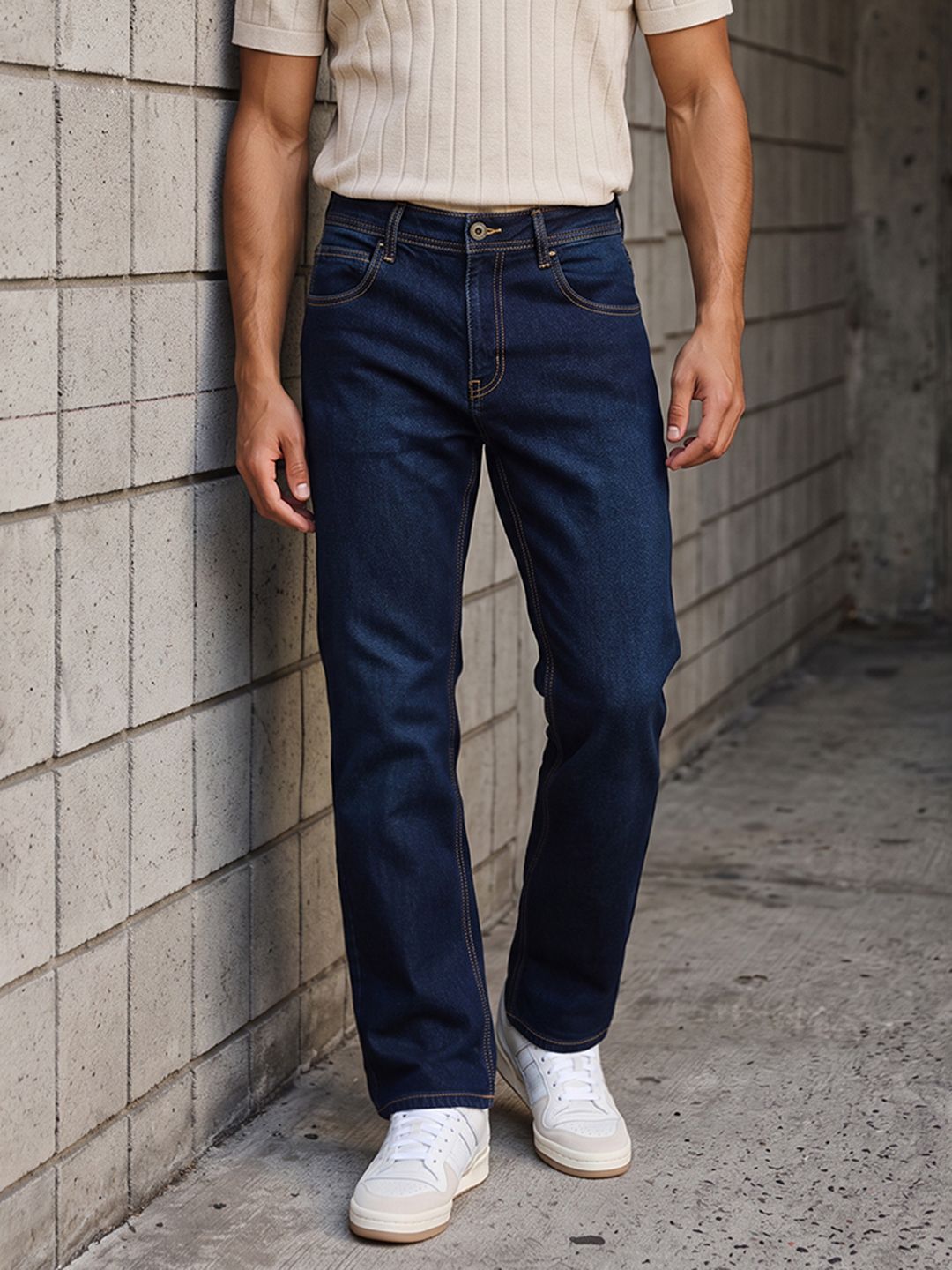 The Roadster Life Co. Men Relaxed Fit Light Fade Stretchable Jeans