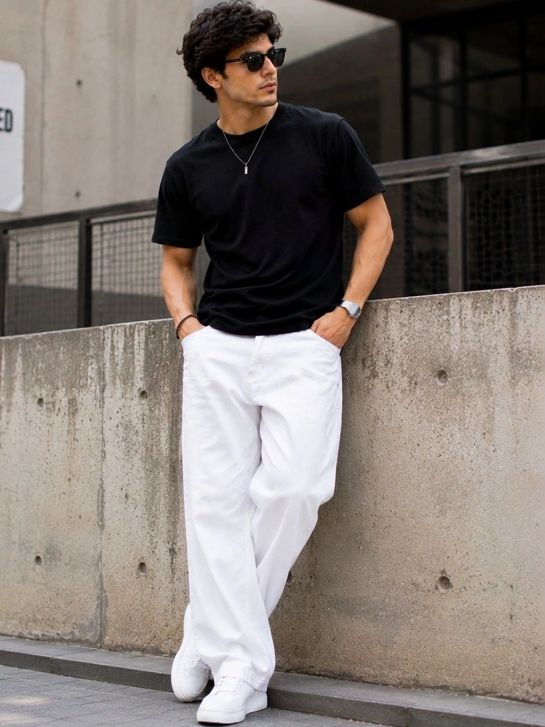 DENIM LIFE Men Classic Straight Fit Mid-Rise Stretchable Jeans