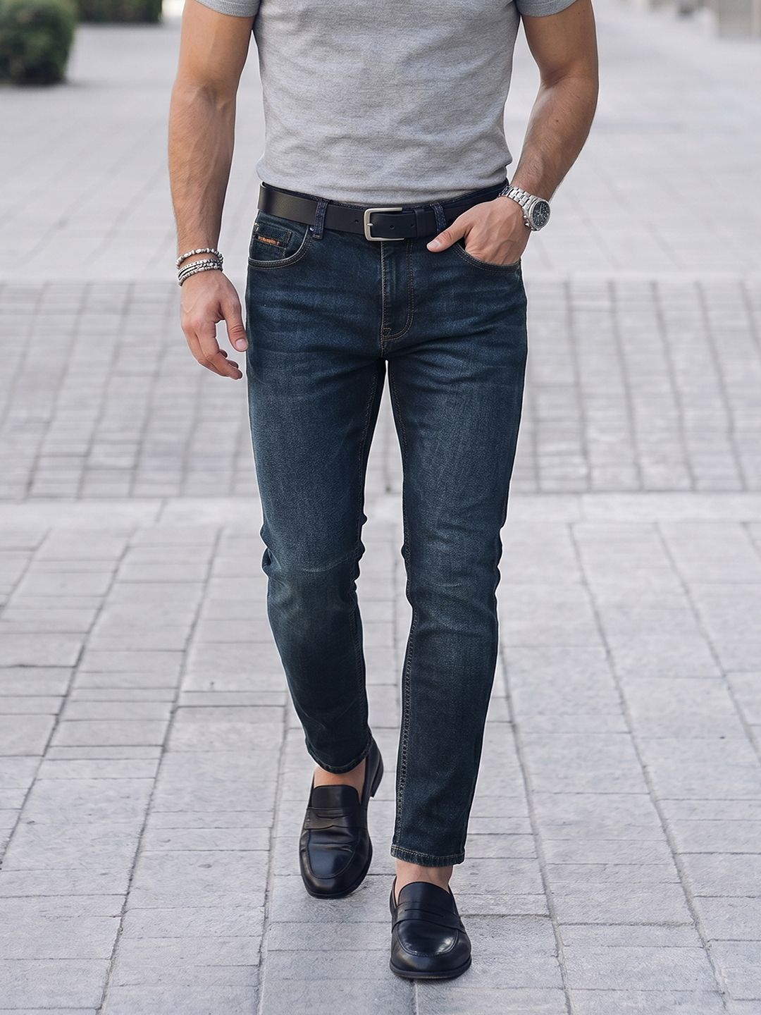 The Indian Garage Co Men Carrot Fit Low Distress Light Fade Jeans