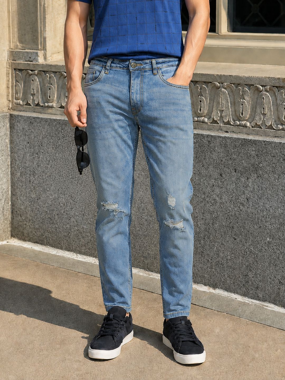 The Indian Garage Co Men Blue Slim Fit Mildly Distressed Stretchable Jeans