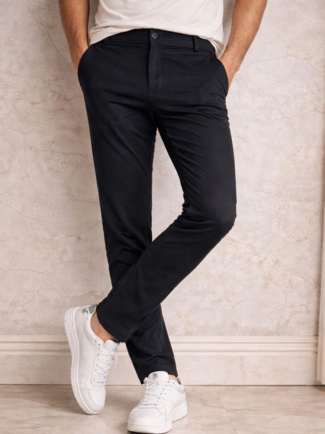 Roadster Men Textured Relaxed Straight Leg Slim Fit Chinos Trousers