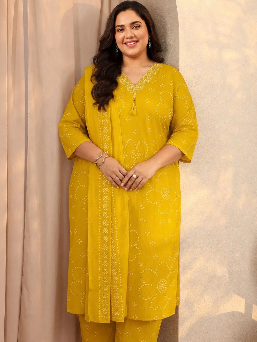 EXTRA LOVE BY LIBAS EXTRA LOVE BY LIBAS Women Ethnic Motifs Printed Regular Kurta with Trousers & With Dupatta
