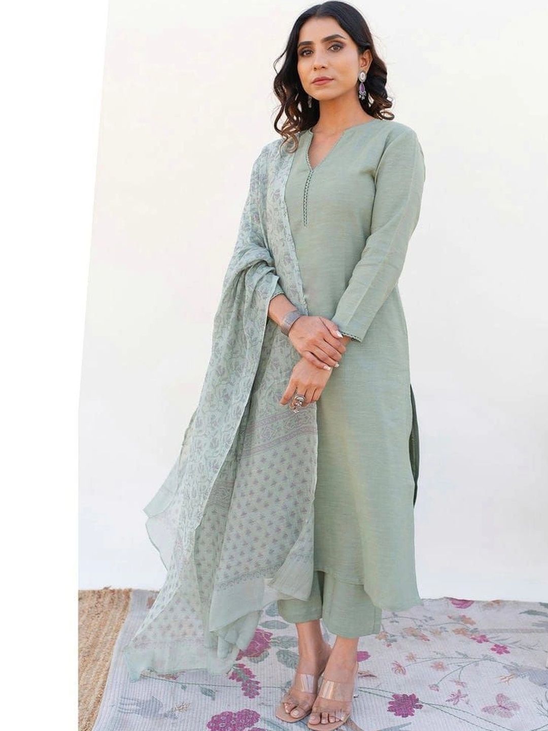NILHARI Printed V-Neck Straight Kurta & Trousers With Dupatta