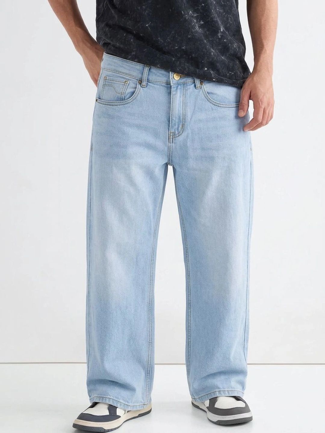 dolsia Men Straight Fit Mid-Rise Mildly Distressed Light Fade Stretchable Jeans
