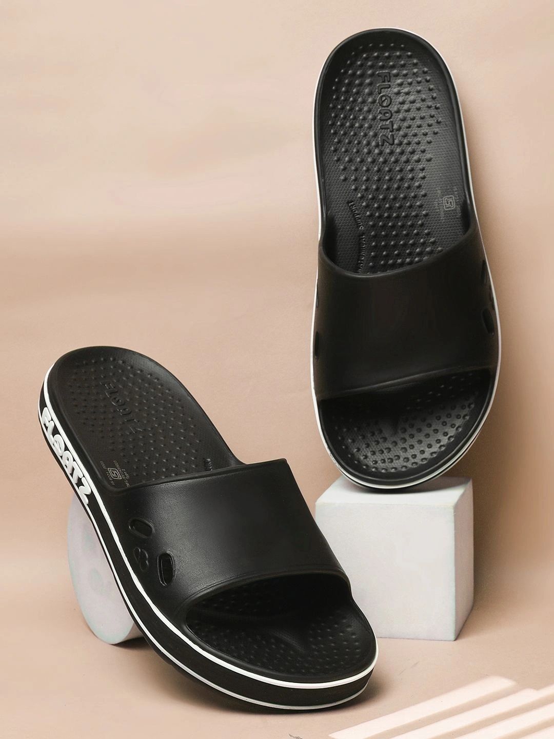 Floatz by Bata Men Lightweight Sliders