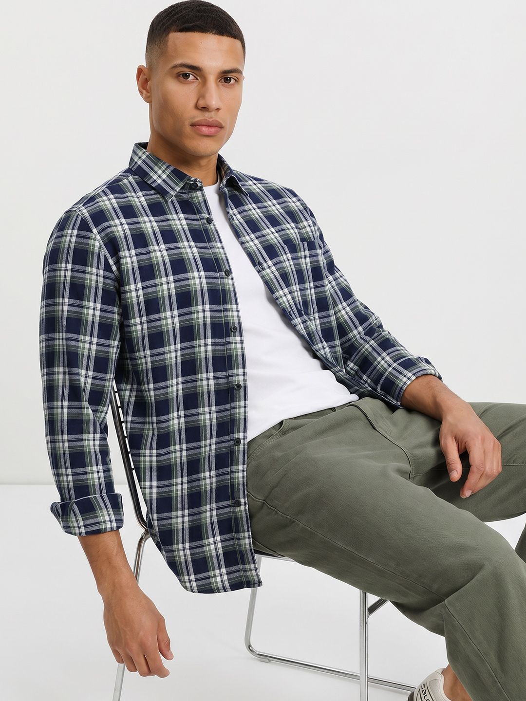 Roadster Men Checked Casual Shirt