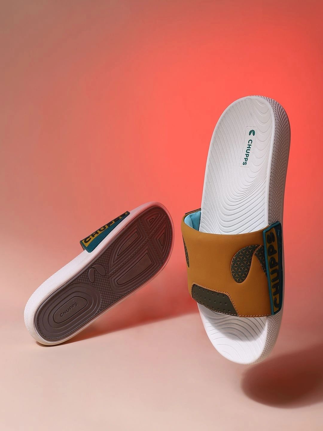 CHUPPS Men Tan White Burn Orthopedic Sliders