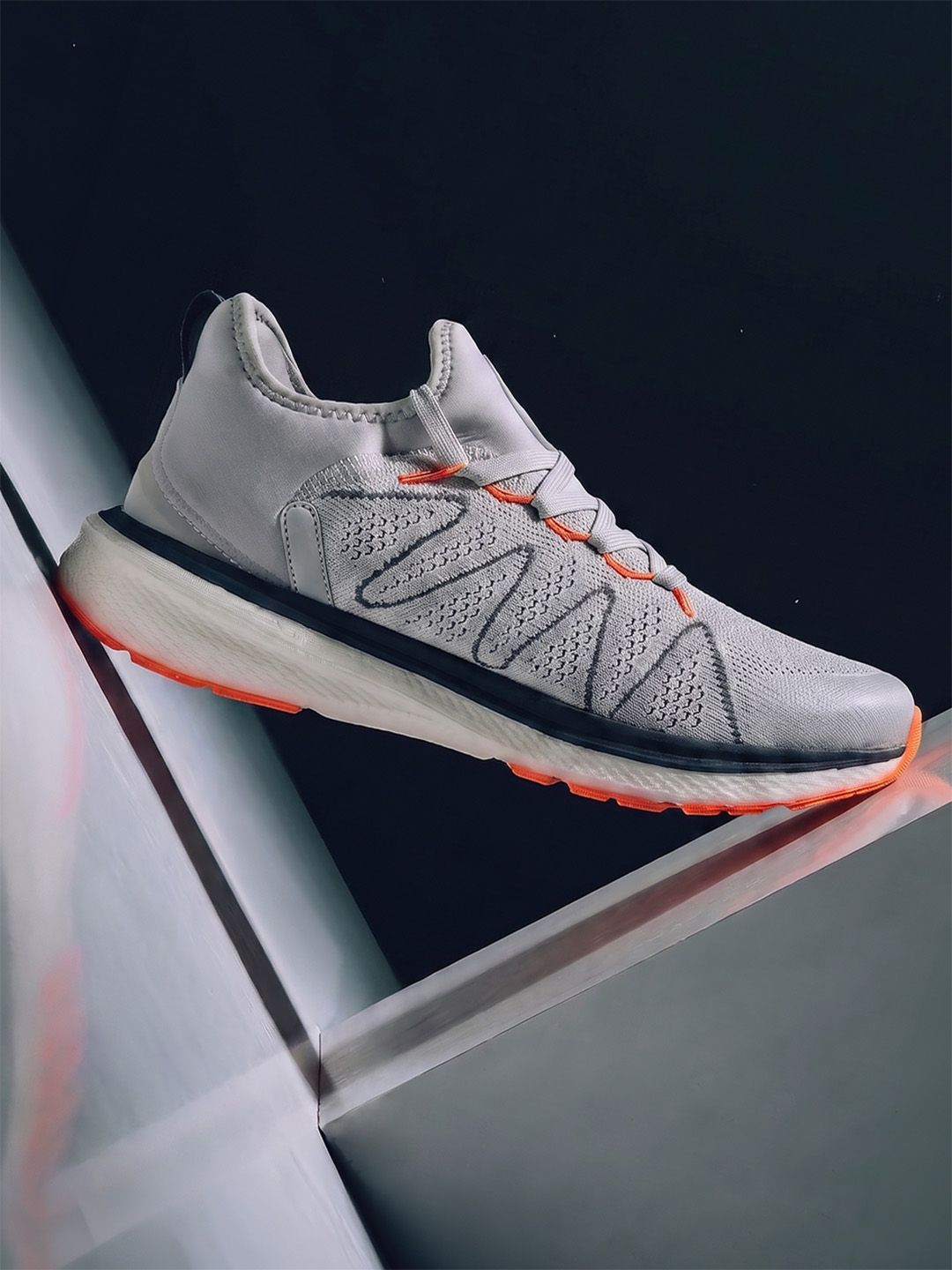 HRX by Hrithik Roshan Men Grey Woven Design PROPULSION Running Shoes