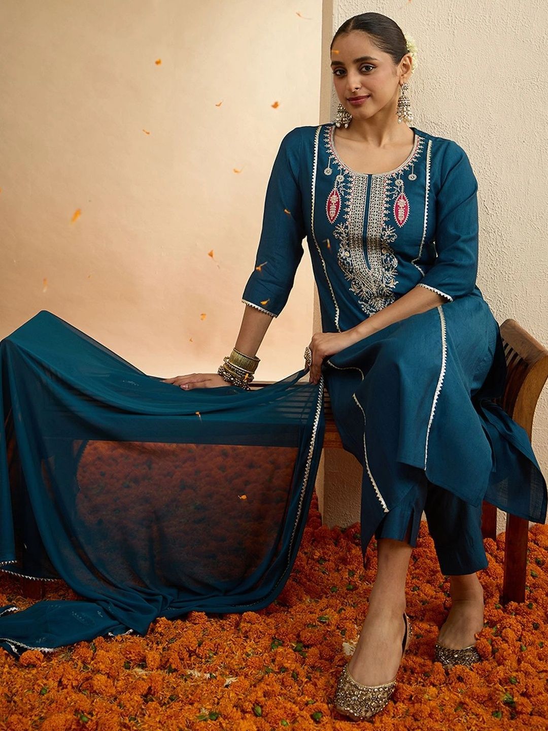 Janasya Women Ethnic Motifs Embroidered Regular Kurta with Trousers & With Dupatta