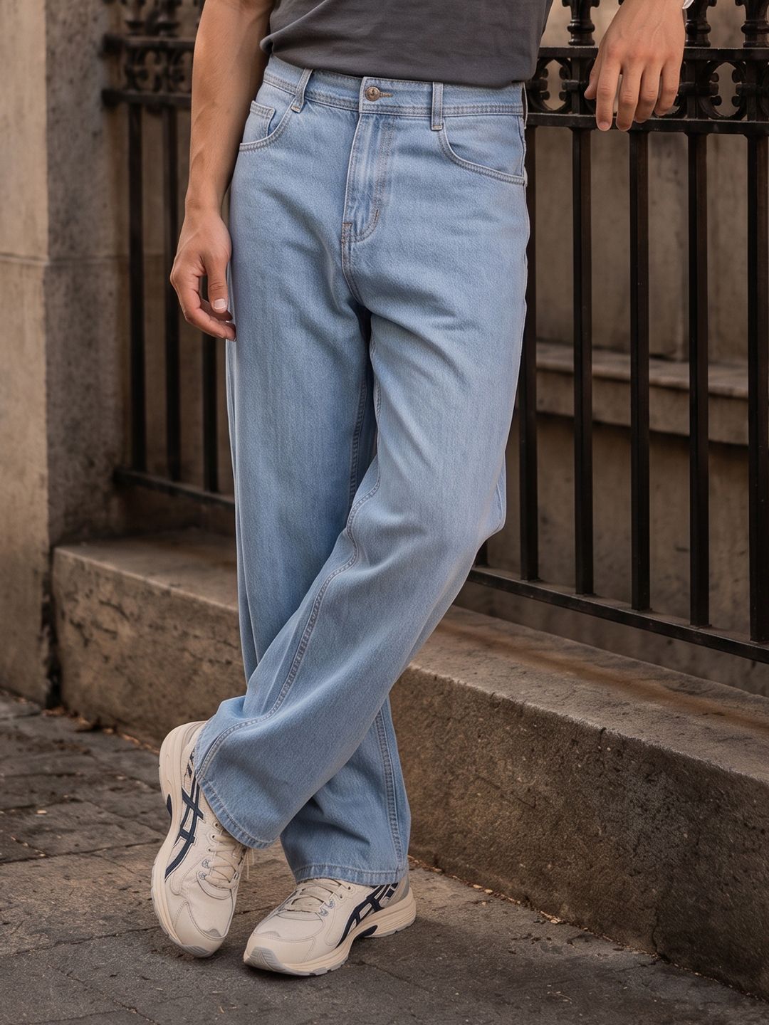 The Roadster Life Co. Men Relaxed Fit Light Fade Stretchable Jeans
