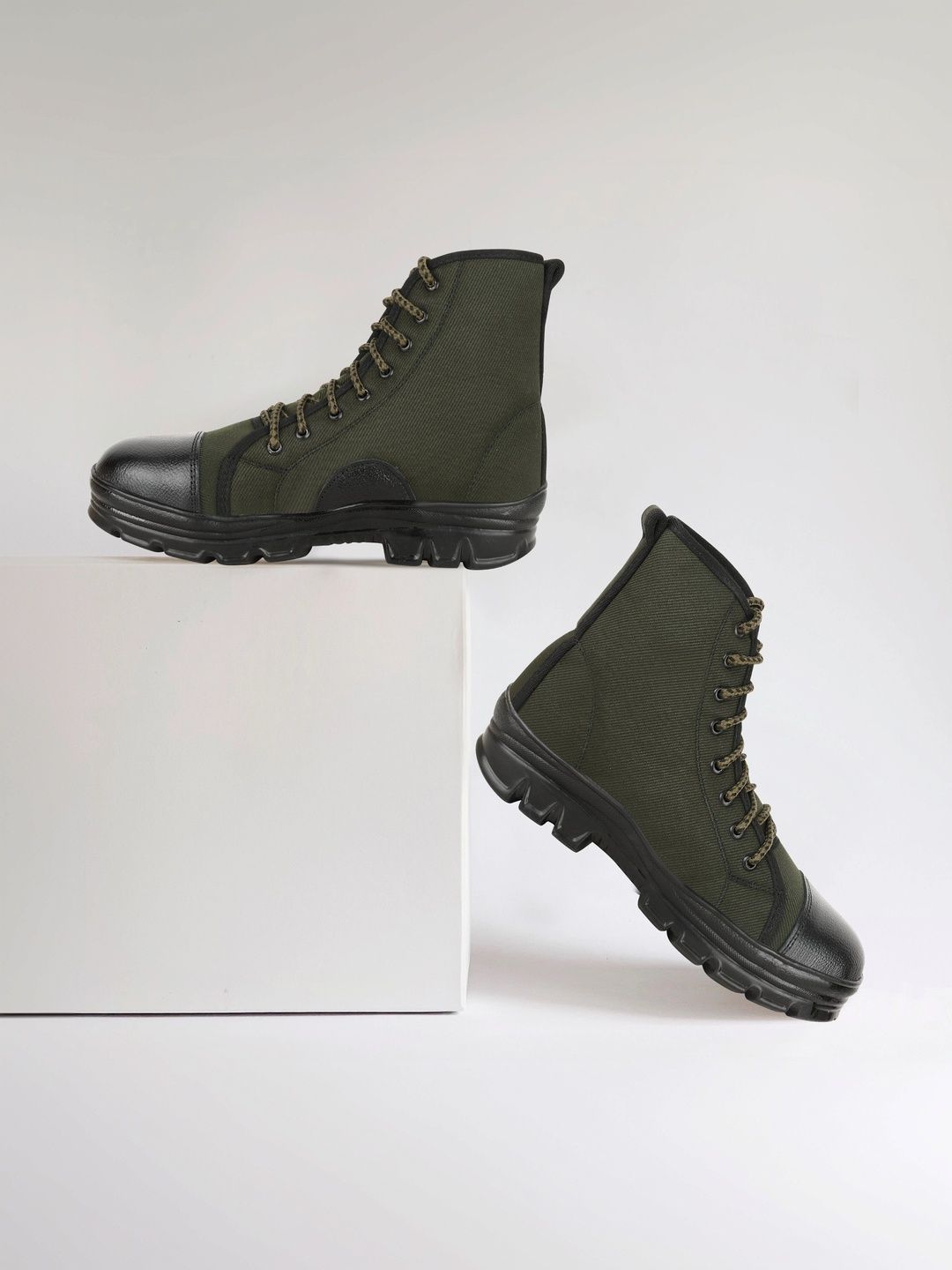Benera Men Leather High-Top Trekking Shoes