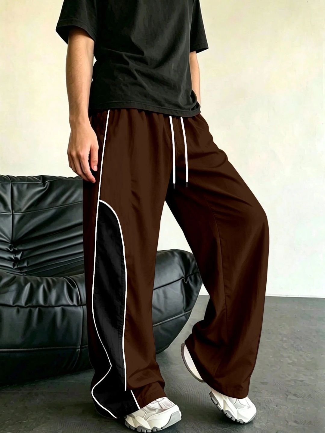 RAJOVATI RAJOVATI Men Wide Leg Colourblocked Training Track Pants