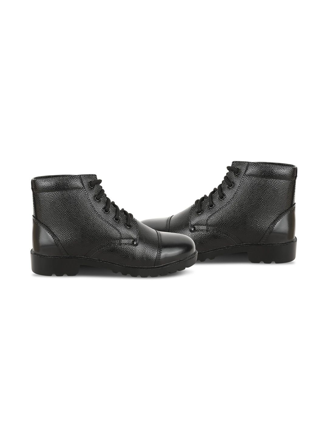 Benera Men Textured Leather Trekking Shoes
