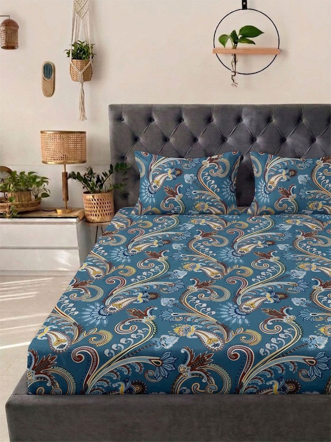 Myntra Elegant Homes Myntra Elegant Homes Blue & Maroon 300 TC King Bedsheet with 2 Pillow Covers