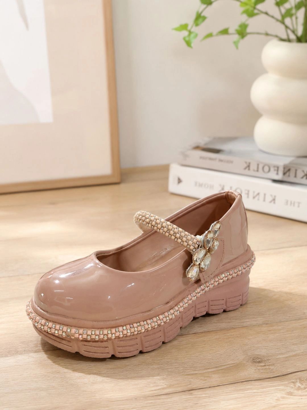 ZORILUXE Girls Shoe-Style Sandals