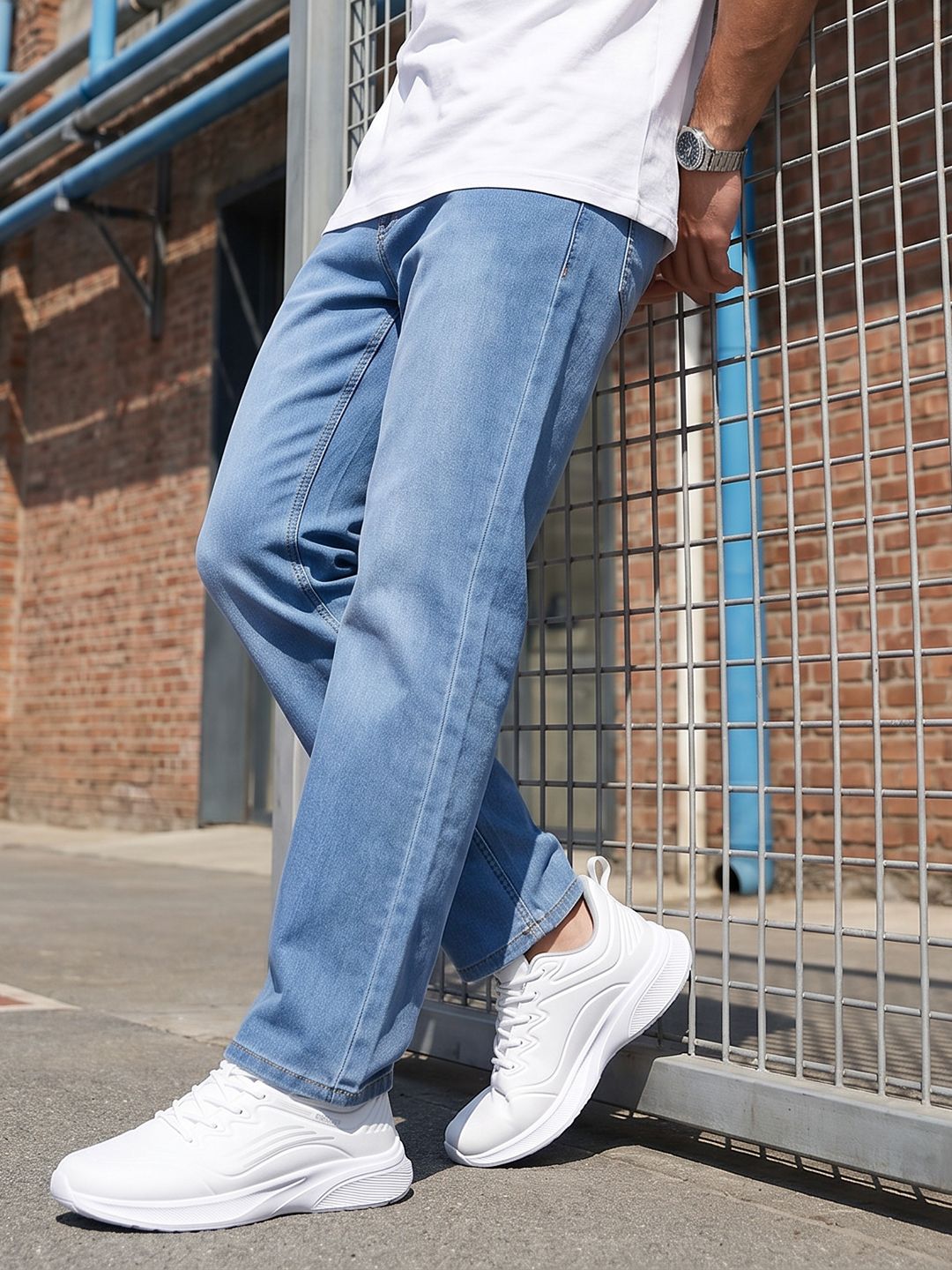 Roadster Men Straight Fit Light Fade Stretchable Jeans