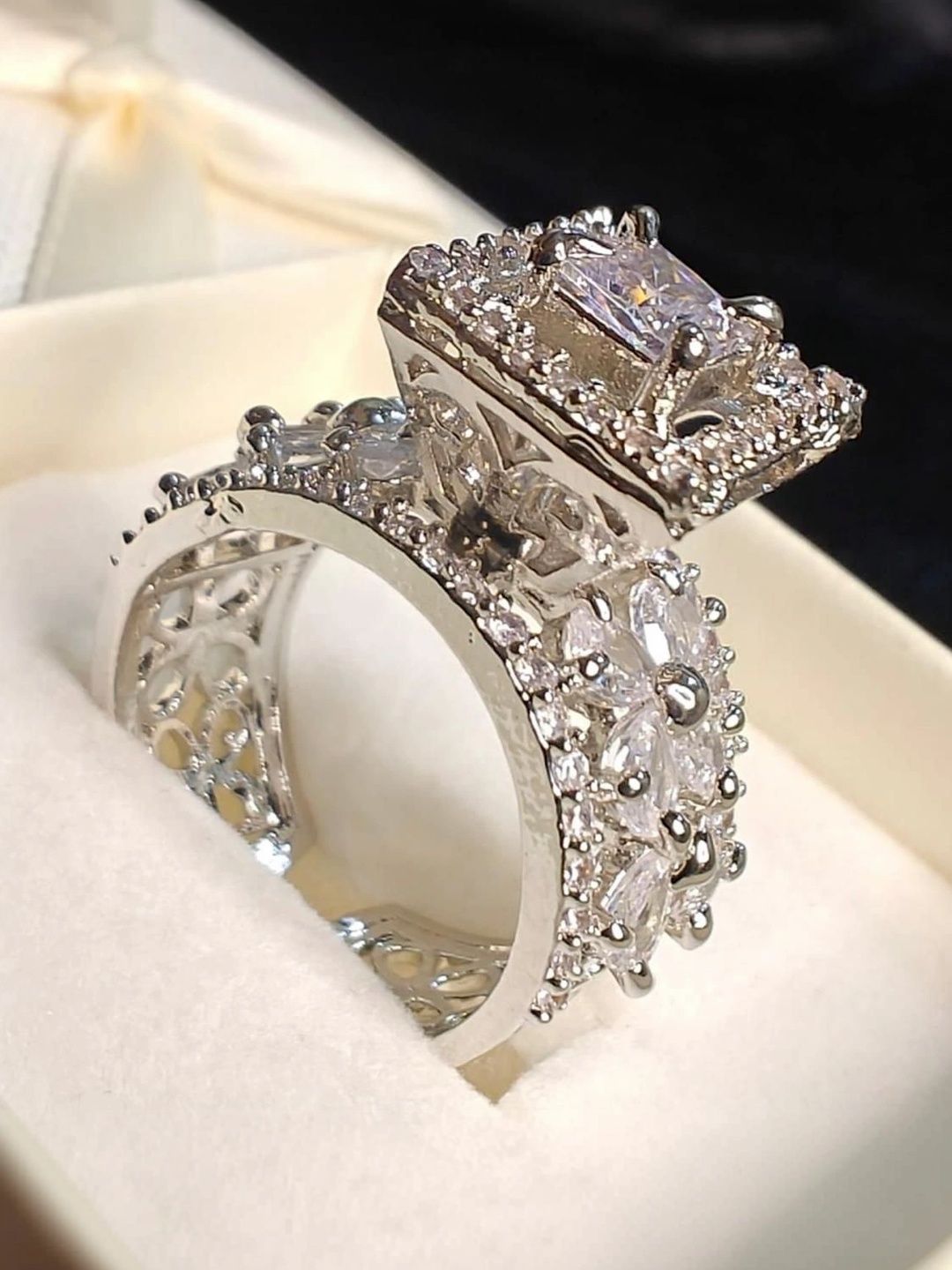 Gifto shifto Women Silver Plated Cubic Zirconia Finger Ring
