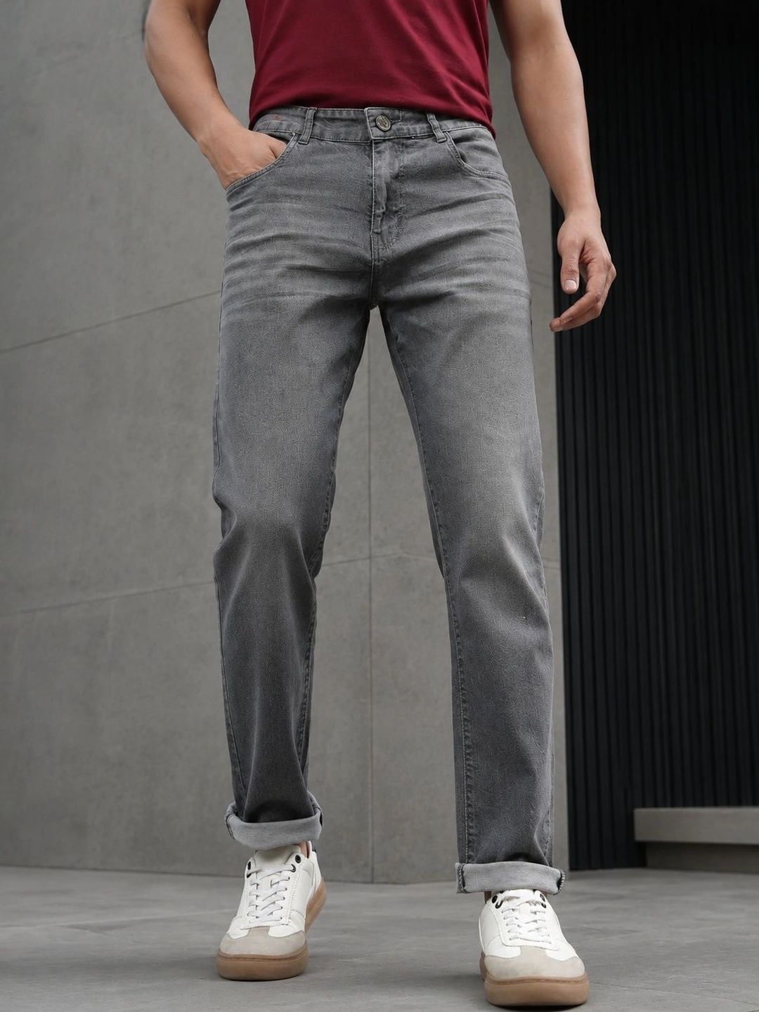 CINOCCI Men Straight Fit Mid-Rise Low Distress Cuffed Hem Stretchable Jeans