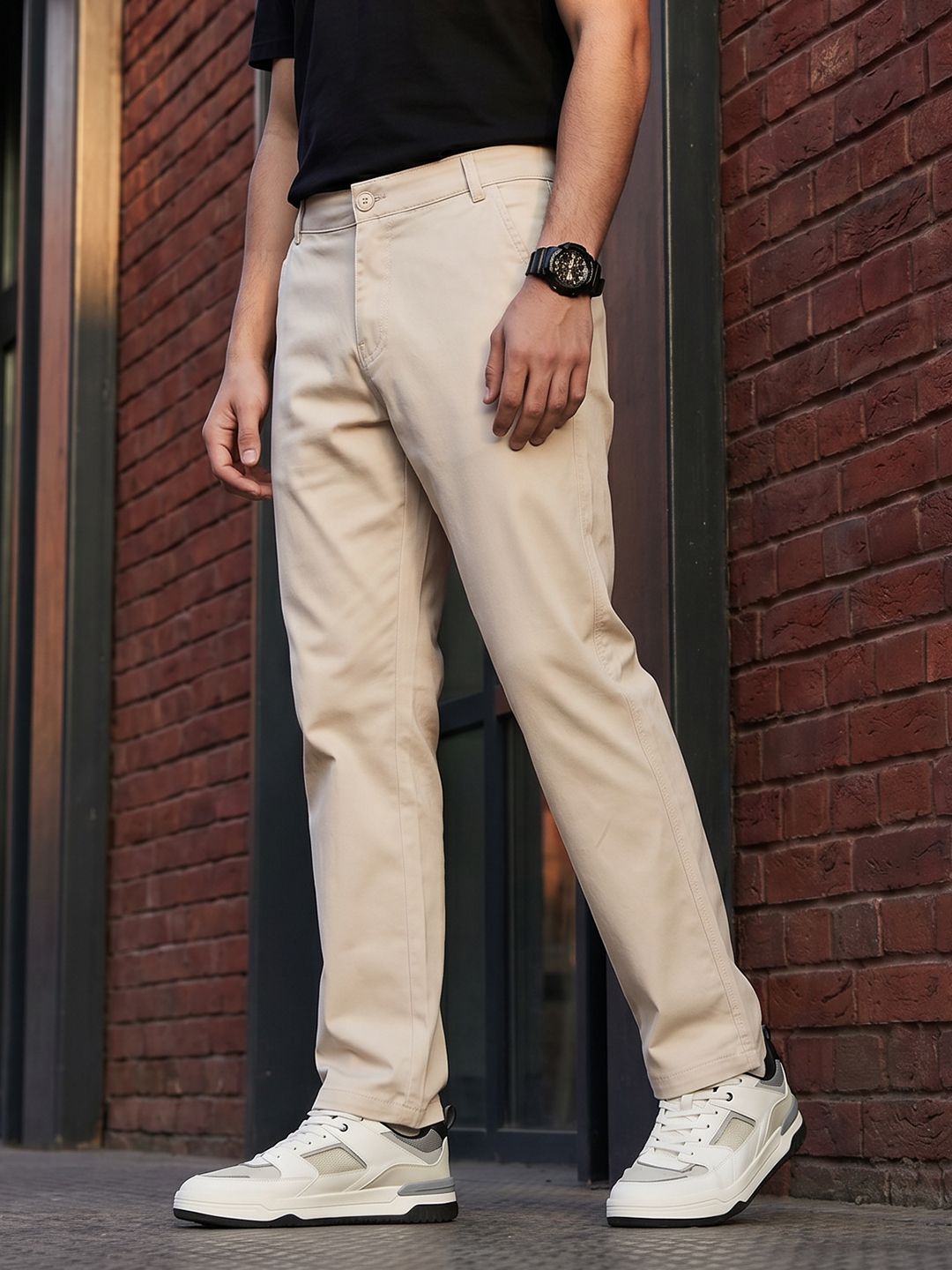The Roadster Life Co. Men Relaxed Fit Chinos Trousers