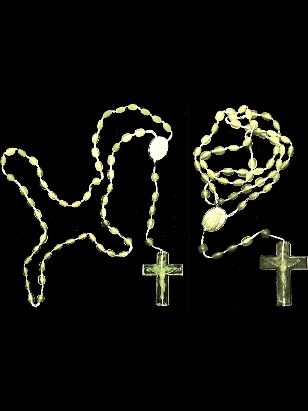 KINGSTYLE IMPEX Geometric Pendants with Chains
