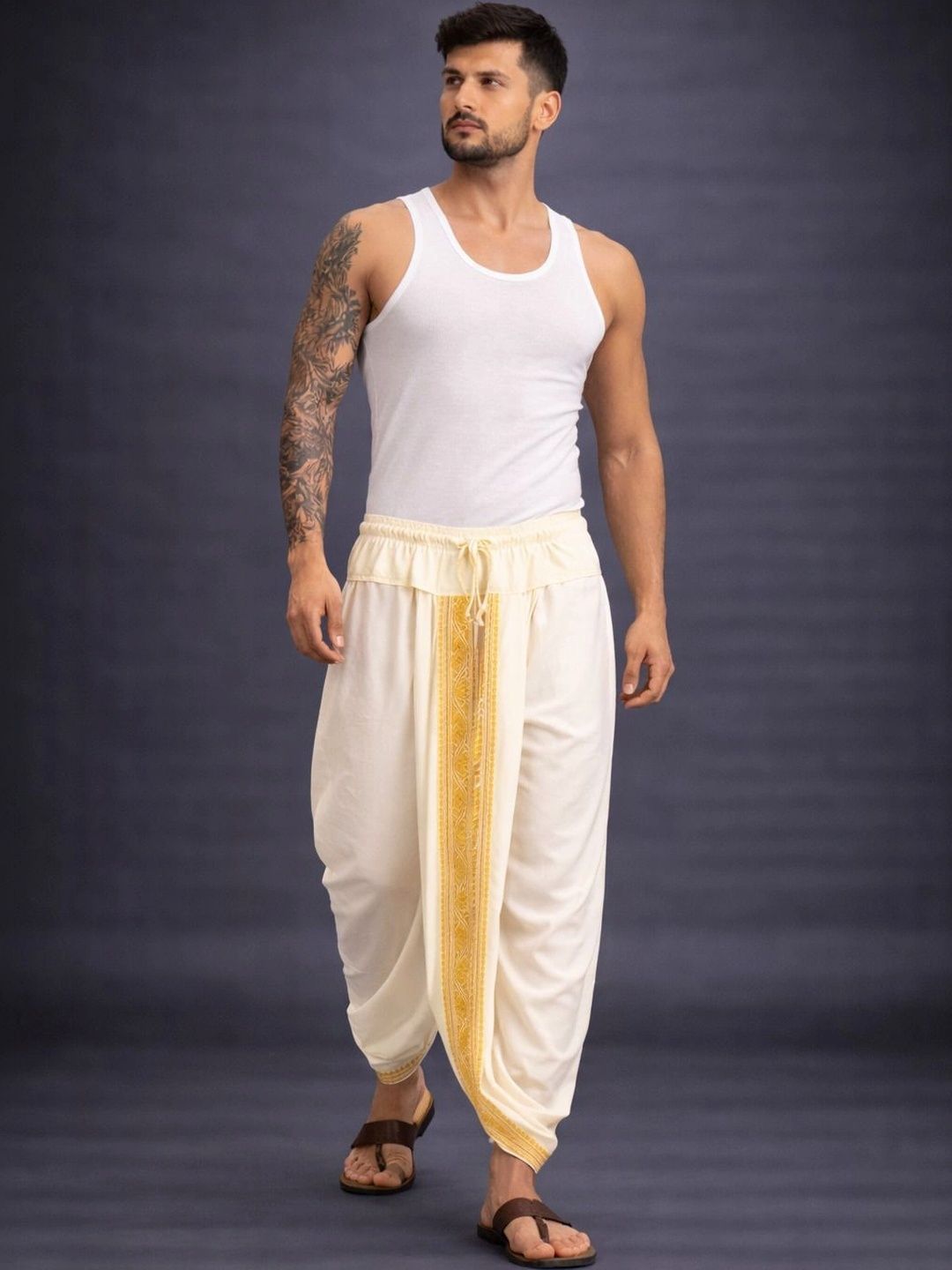 AKESHAVAM AKESHAVAM Men Embroidered Dhoti Dhotis