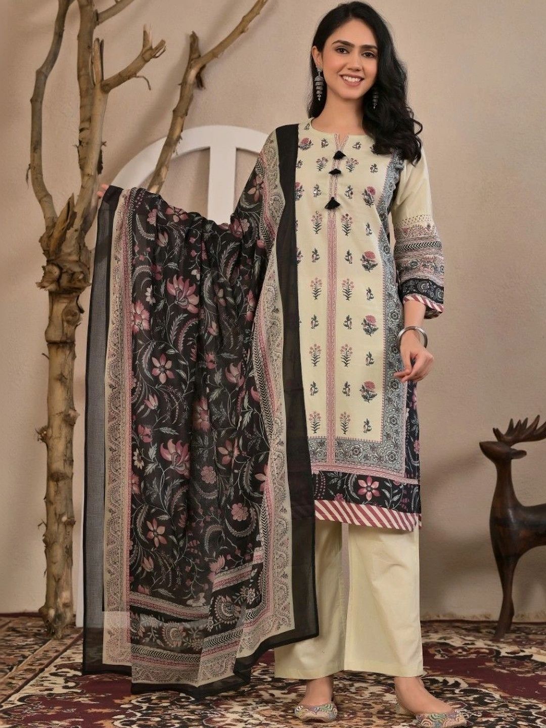 Yashee Women Floral Printed Regular Pure Cotton Kurta with Palazzos & Dupatta