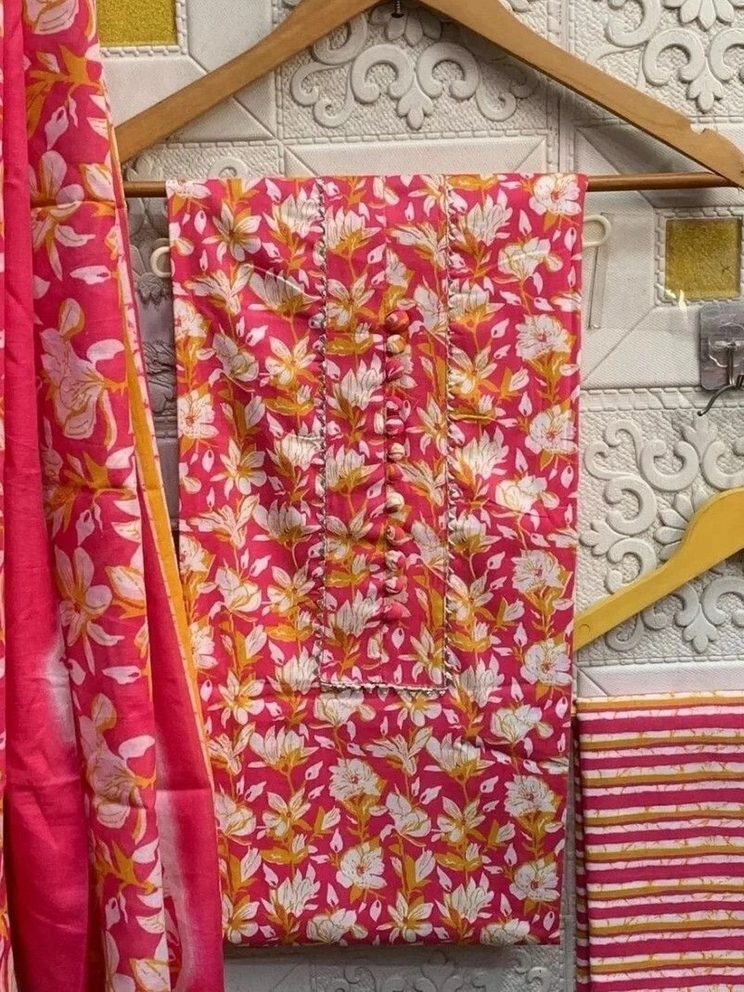 GC 80 BY GAURI COLLECTION Printed Pure Cotton Unstitched Dress Material