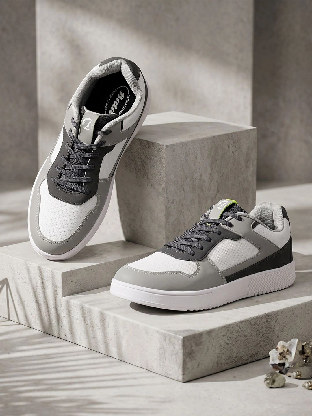 Bata Men Colourblocked Round Toe Sneakers
