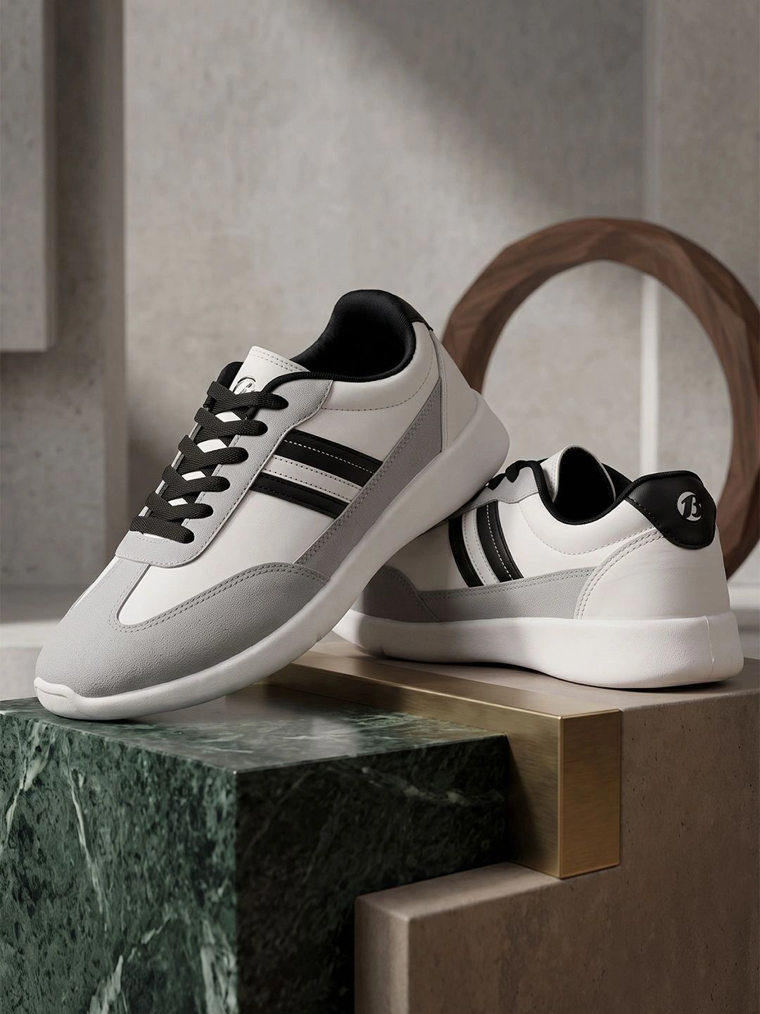Bata Men Colourblocked Sneakers