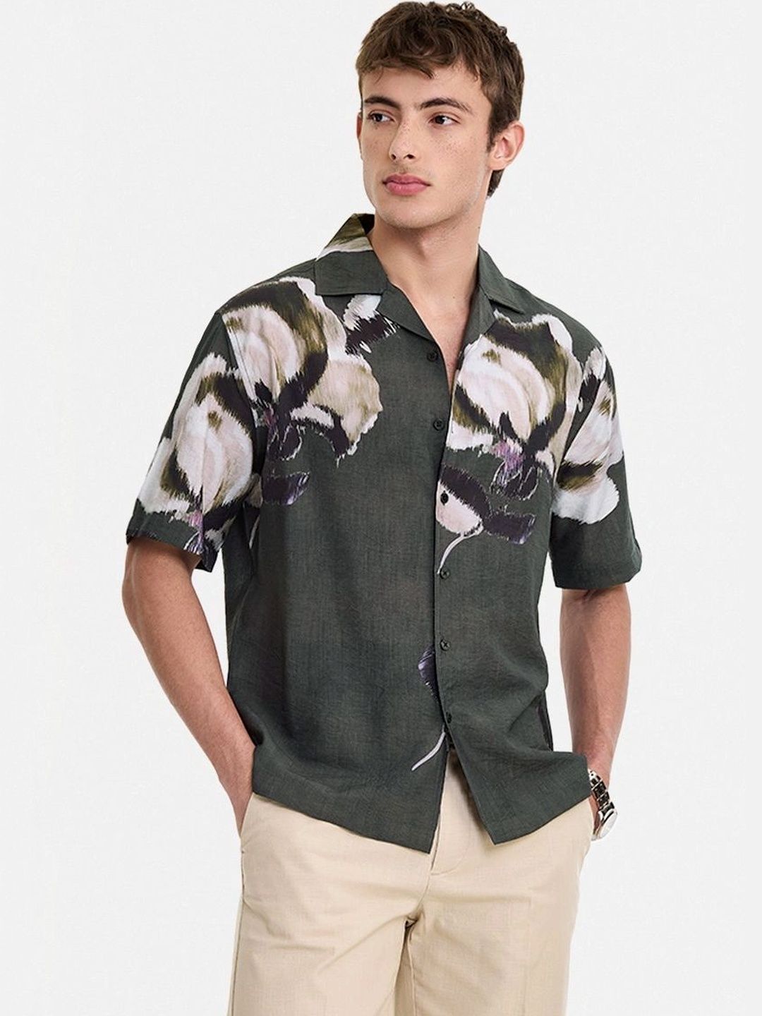 Snitch Men Boxy Printed Casual Shirt