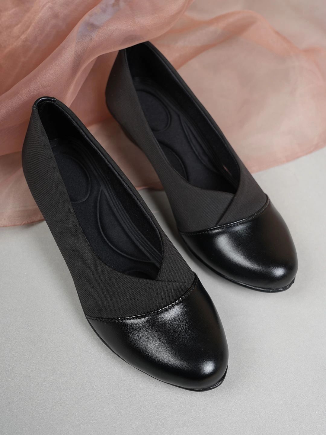 CORSICA CORSICA Textured Round Toe Slip-On Ballerinas