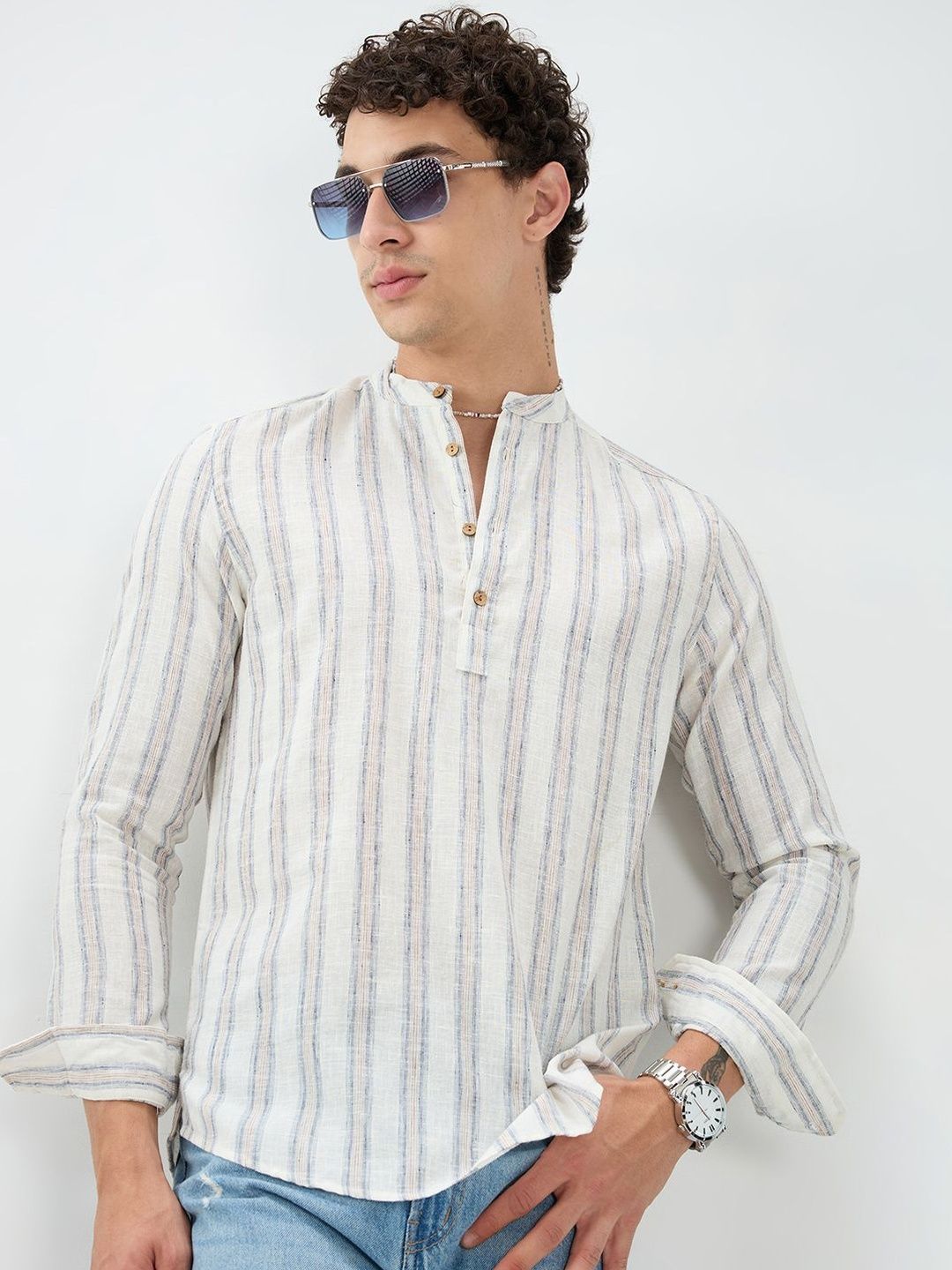 VASTRADO Ivory & Navy Multi-Line Vertical Striped Kurta