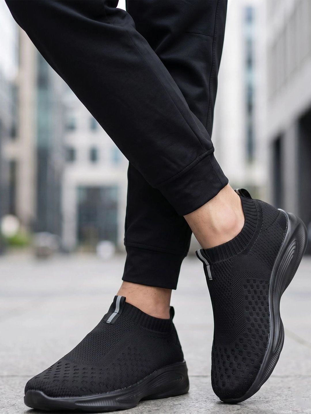 Knight Ace Men Textile Walking Shoes