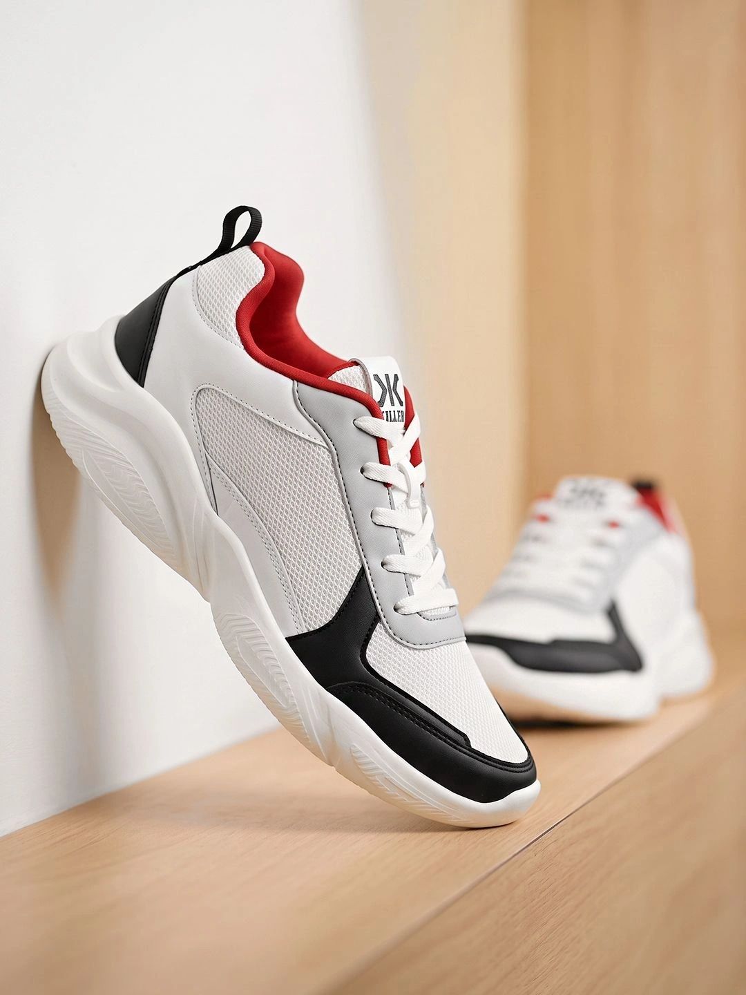Killer Men Colourblocked Round Toe Lace Ups Running Non-Marking Sports Shoes